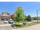 4781 Half Moon Grve, Mississauga