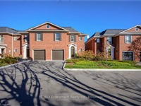 106 Fairwood Pl, Burlington