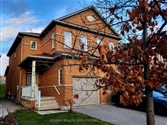 64 Harbourtown Cres, Brampton