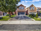 53 Ripley Cres, Brampton