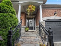 17 Hawkridge Tr, Brampton