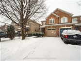 3926 Stardust Dr Main, Mississauga