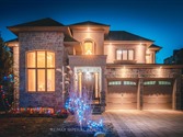 418 Queen Mary Dr, Oakville