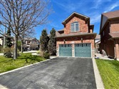 2114 Helmsley Ave, Oakville