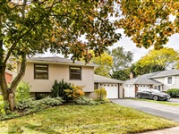 338 Melores Dr, Burlington