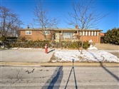 7660 Darcel Ave, Mississauga