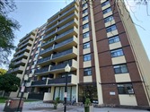 5 Frith Rd 912, Toronto