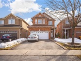 19 Blue Lake Ave, Brampton