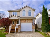 601 Mountain Maple Ave, Waterloo