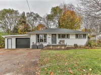 210 Ridgewood Cres, London