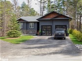 1043 FLEMING Dr, Gravenhurst