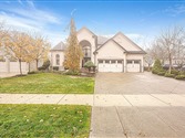 15 Silver Maple Dr, Hamilton