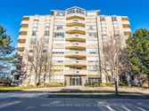 8 Village Green 612, Hamilton