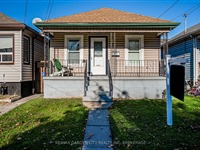 175 Mcanulty Blvd, Hamilton