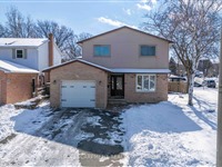 74 Huckleberry Pl, Hamilton