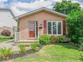 54 Tanoak Dr, London