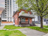 114 Erb St, Waterloo