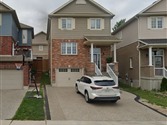 162 Newcastle Dr Upper, Waterloo